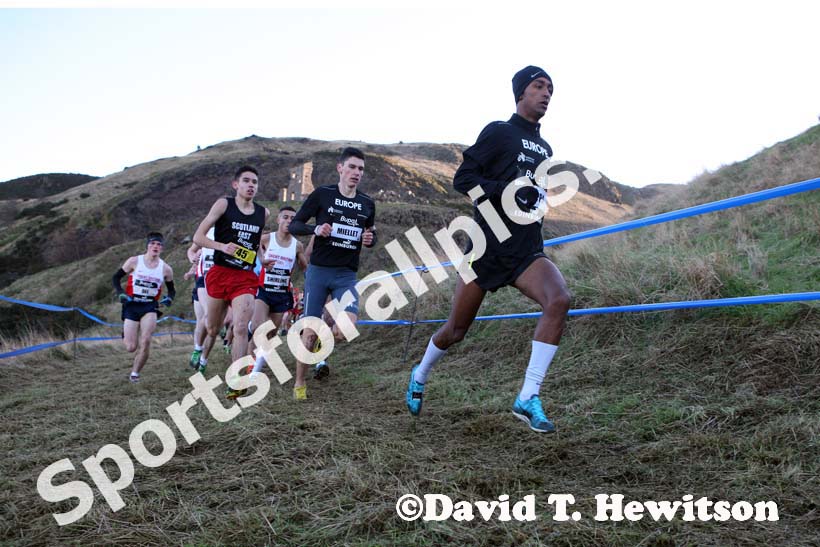 Yemaneberham Grippa (Europe) leads the junior mens 4k BUPA Great Edinburgh Cross Country. Photo: David T. Hewitson/Sports for All Pics